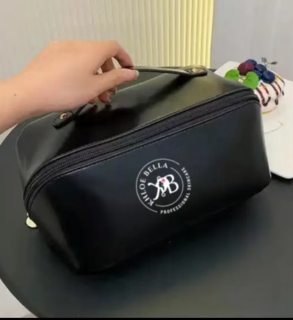 KHLOÈ BELLA COSMETIC BAG image 0